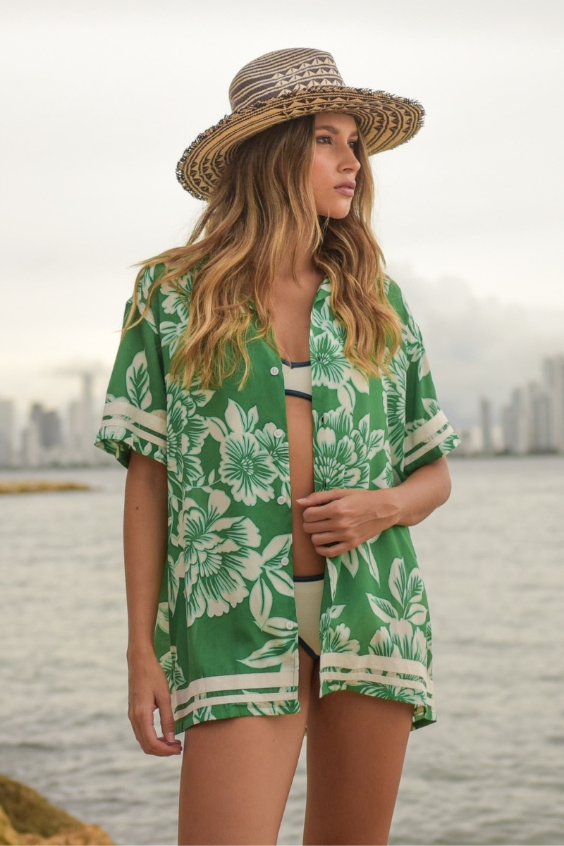 Camisa de Manga Curta Santa Marta – verde – estampa floral branca – coleção Shay – Miss June Paris – 5