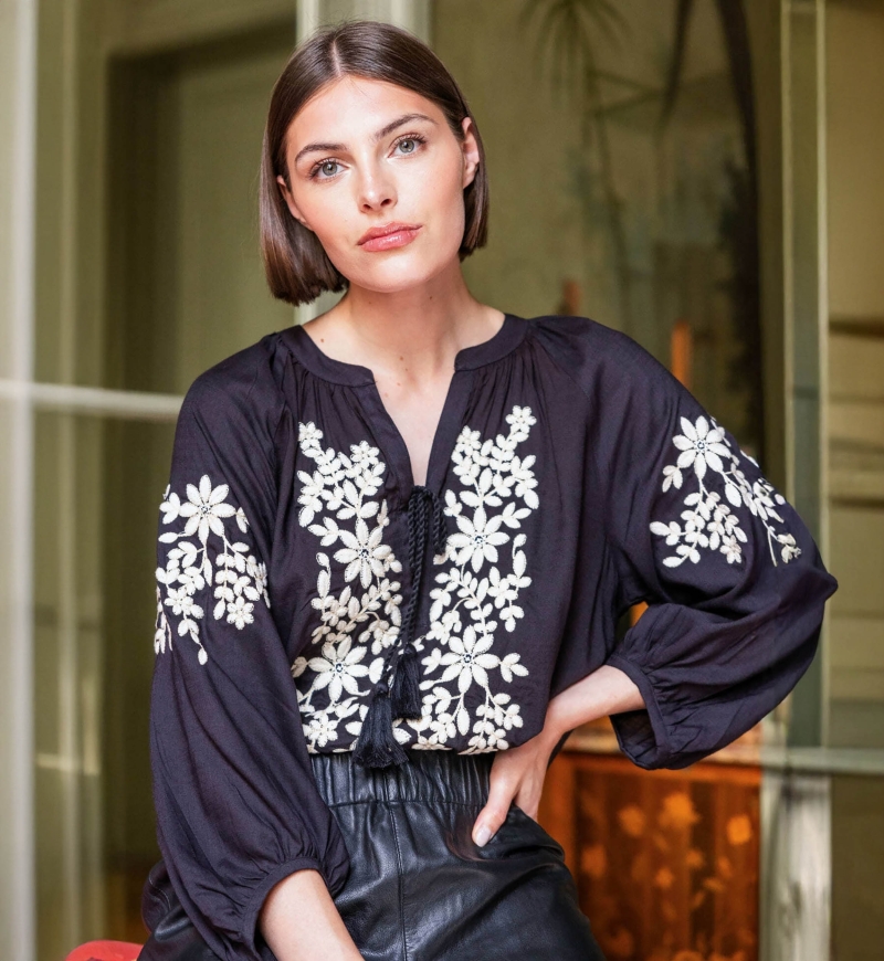 Noémie black blouse - Miss June Paris - 2