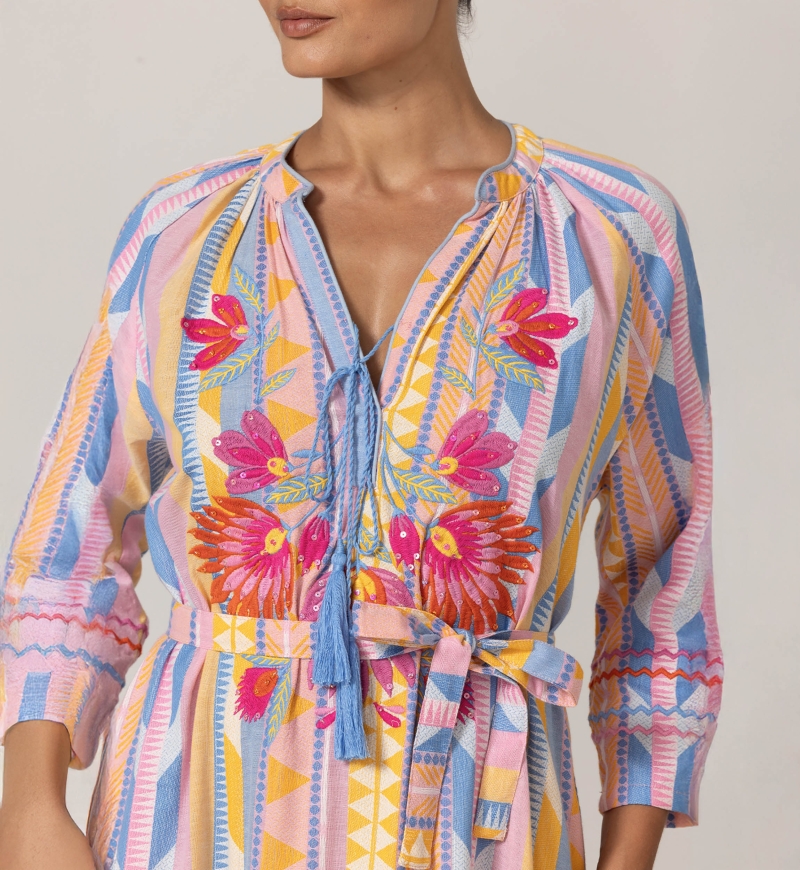 Vestido Longo Naya - Listras Pastel - Plastrão com Bordados Florais - 100% Algodão - Miss June Paris - 5