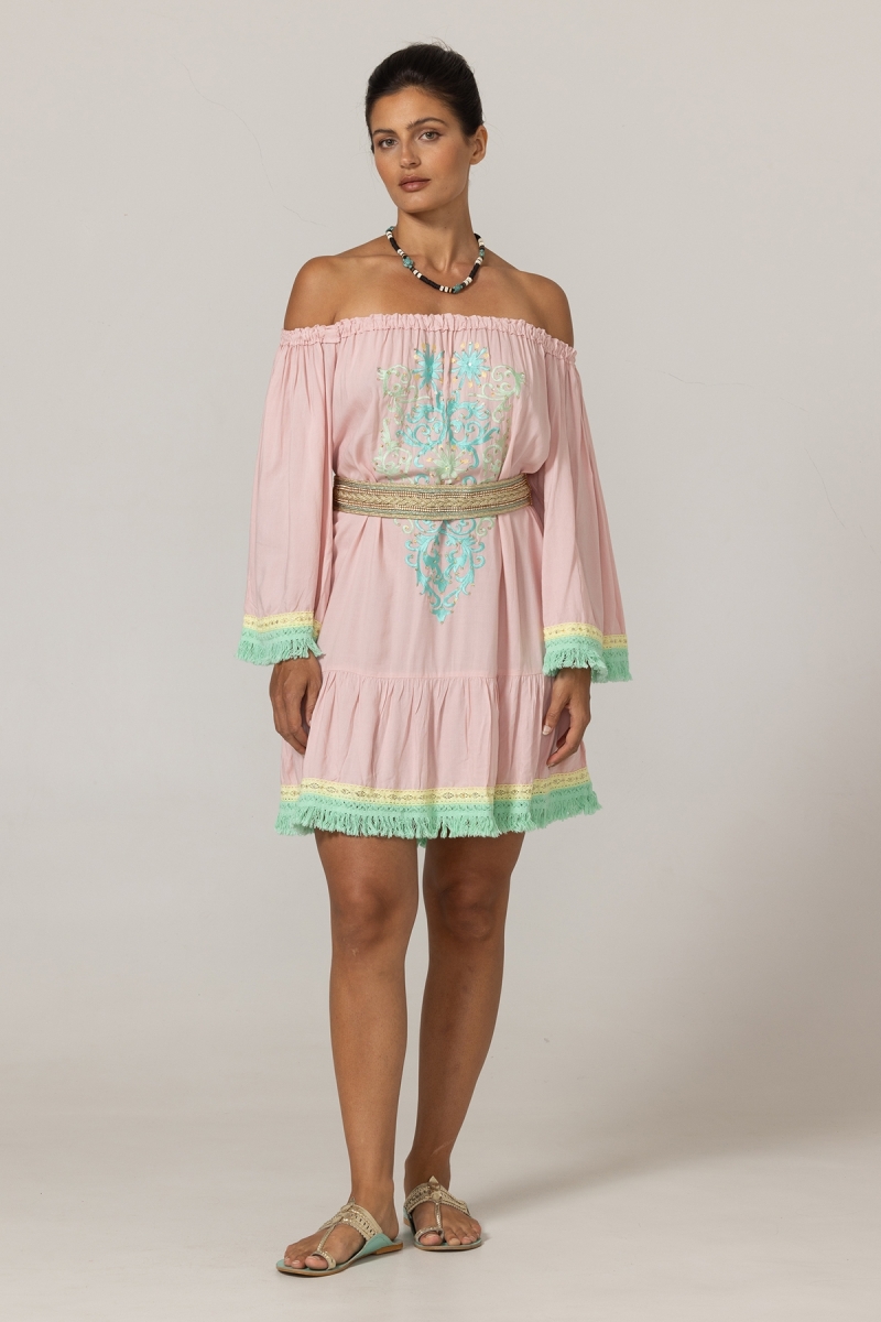 Vestido Corto Azra: rosado - pechera bordada - hombros descubiertos - 100% Modal - flecos de algodón - Miss June Paris - 3