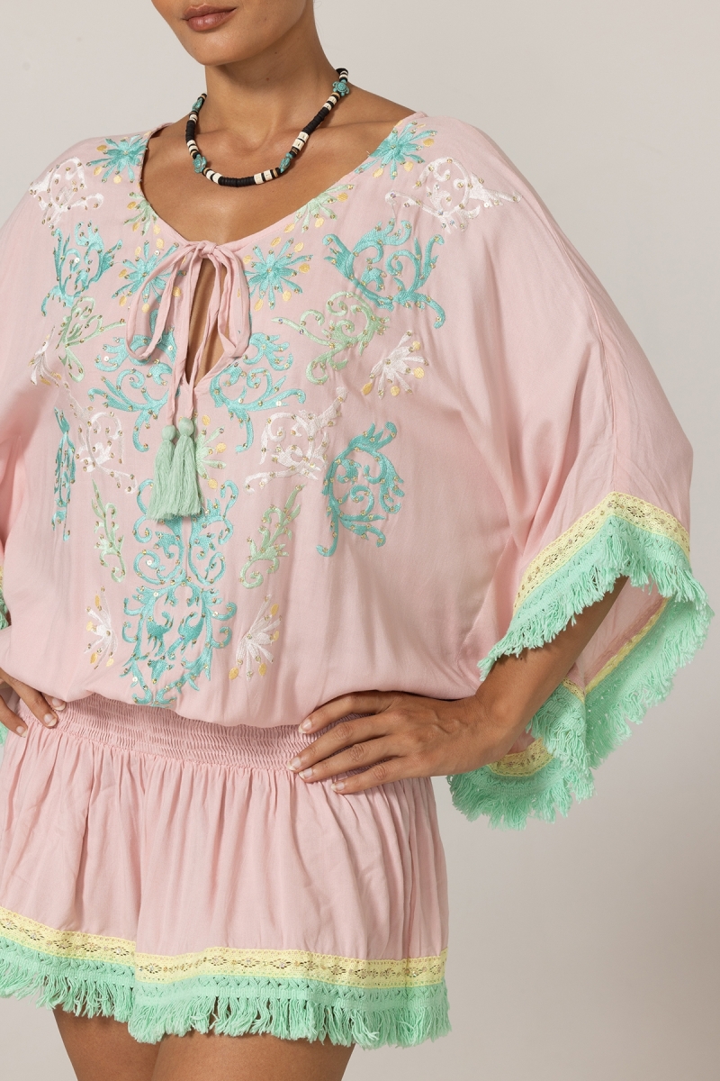 Vestido Corto Sejla: rosado - pechera bordada - 100% Modal - flecos de algodón - toque bohemio - Miss June Paris - 5