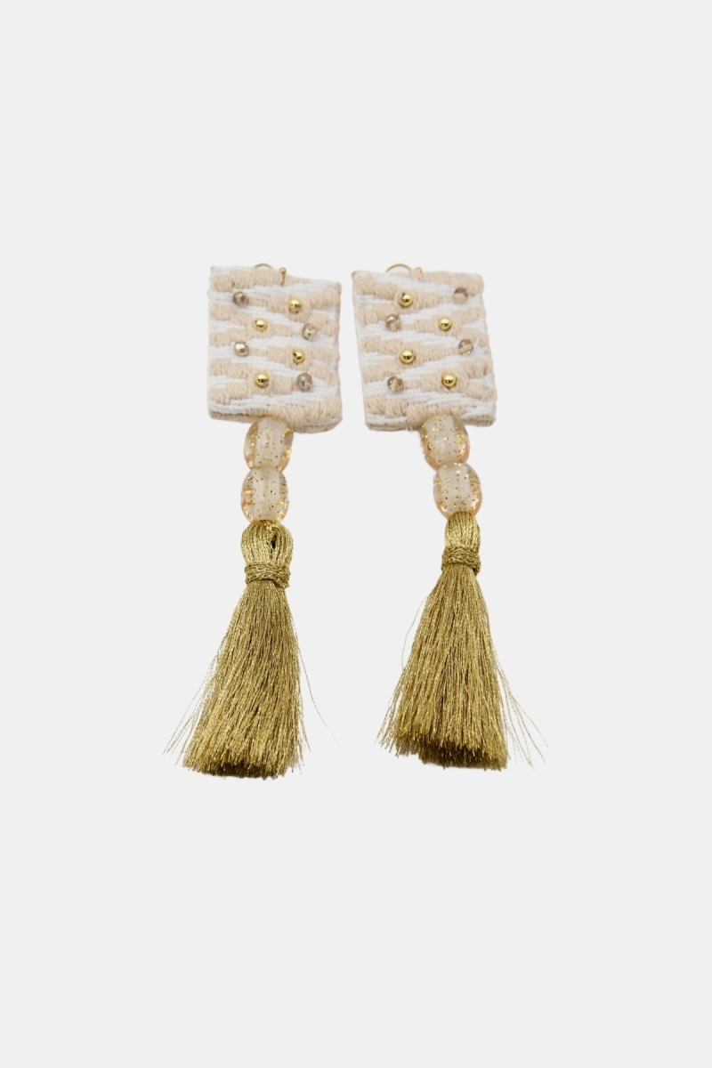 Pendientes colgantes Rococo – blanco/dorado – bohemio chic refinado – Miss June Paris – 5
