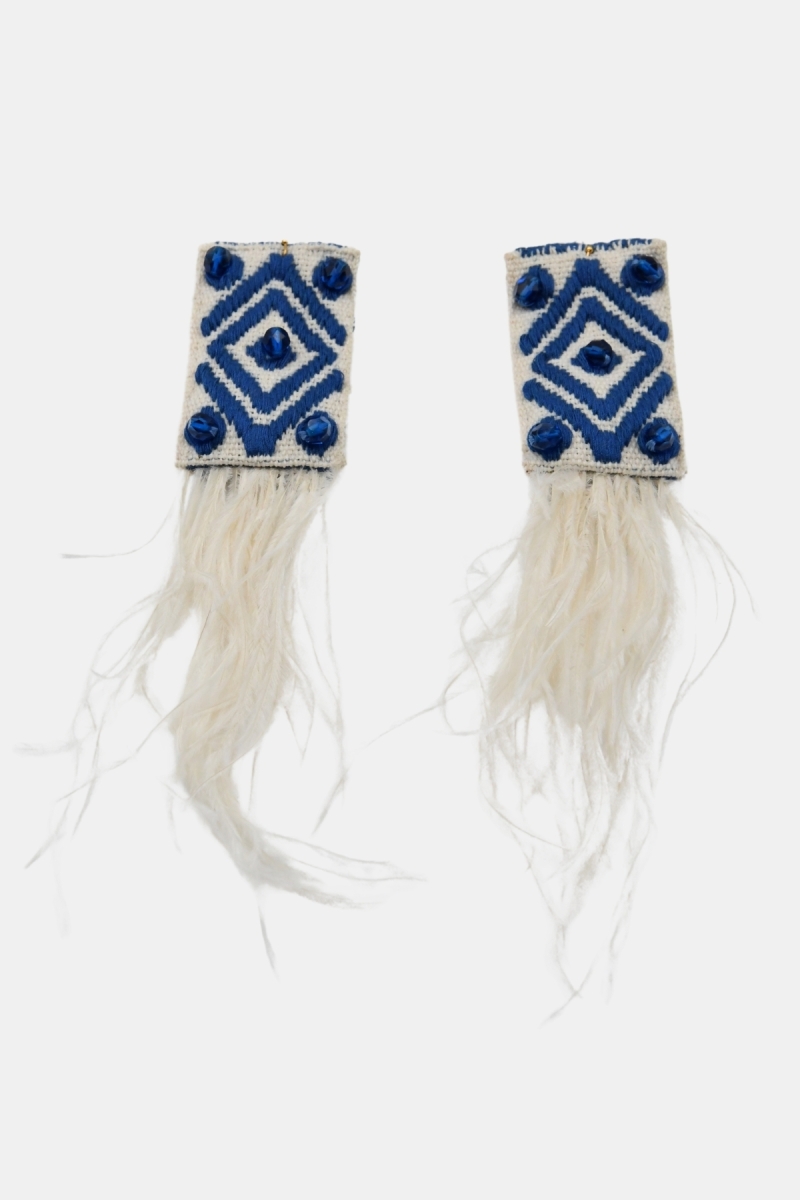 Pendientes colgantes Flamingo – blanco/azul – plumas avestruz – estilo bohemio – Miss June Paris – 4