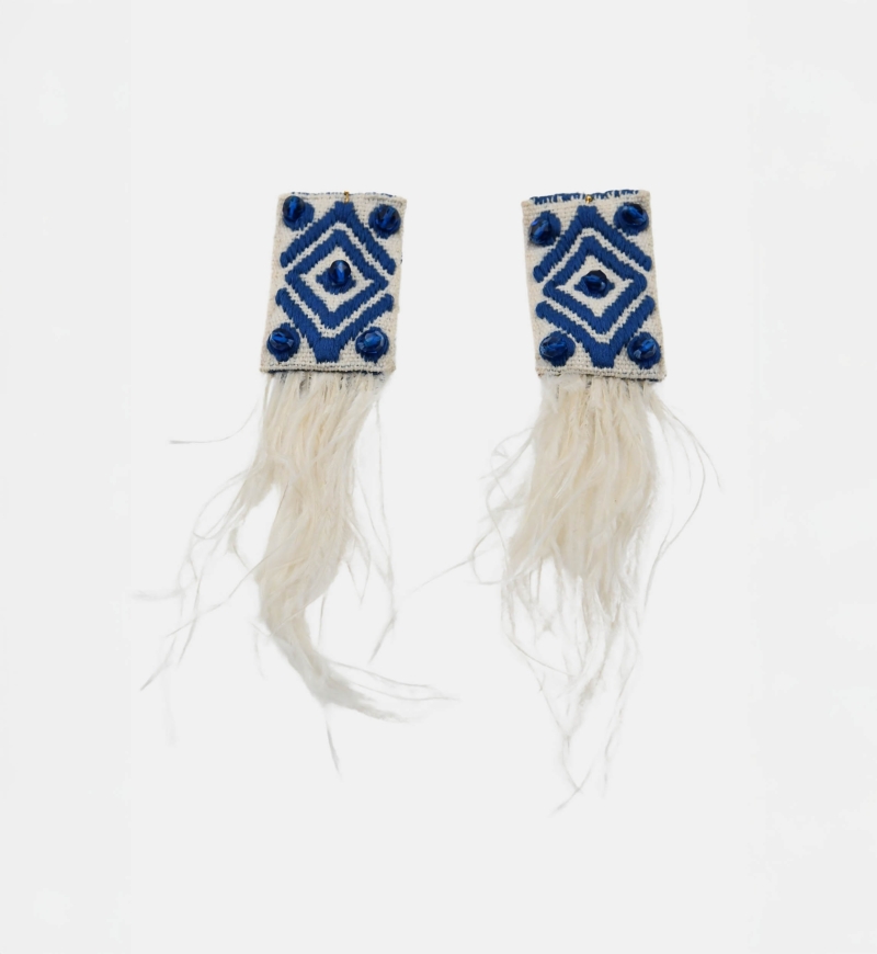 Flamingo Drop Earrings – white/blue – ostrich feathers – bohemian chic – Miss June Paris – 4