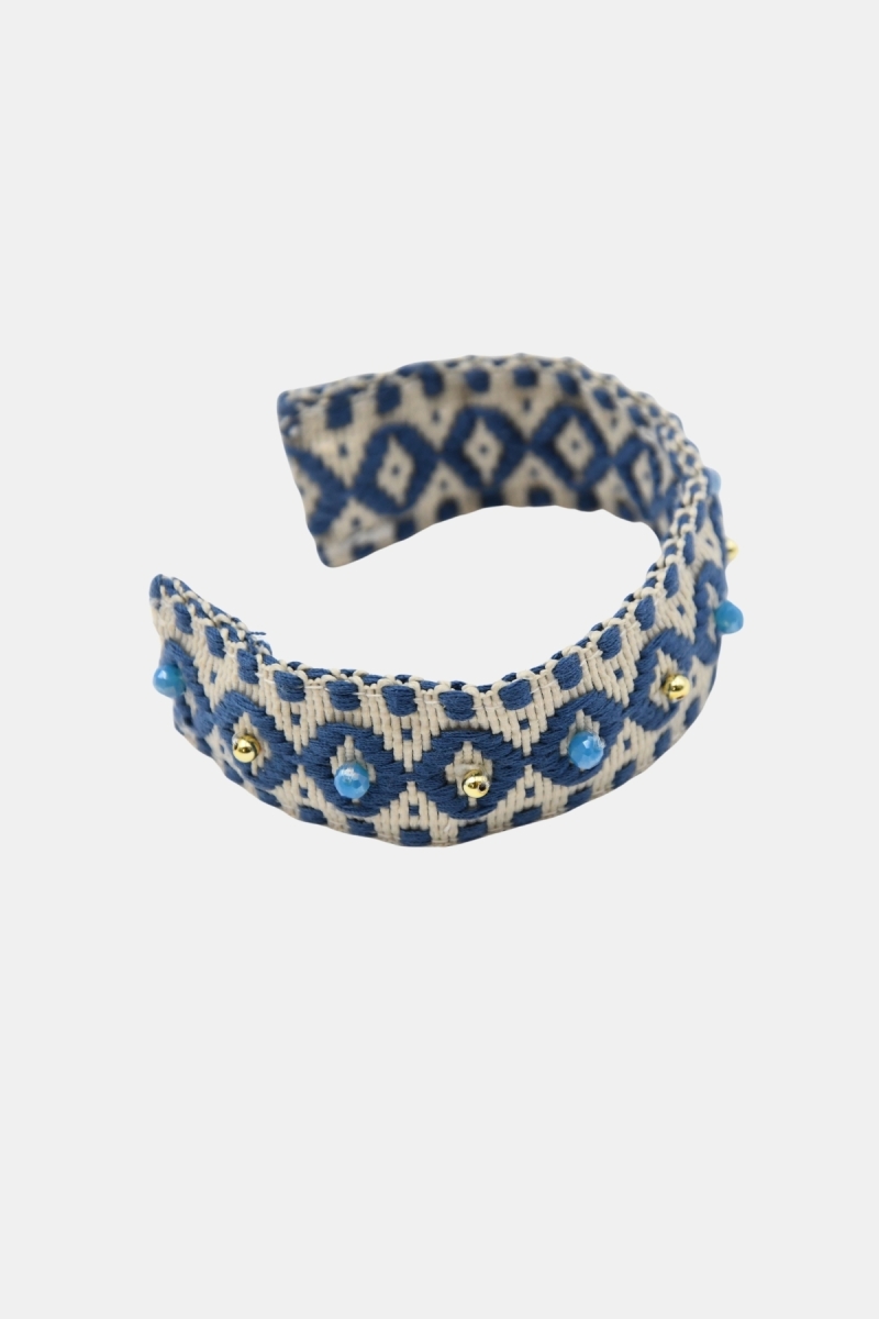 Pulseira tipo algema Riviera – Branco/Azul – Padrões geométricos – Contas douradas – Miss June Paris – 4
