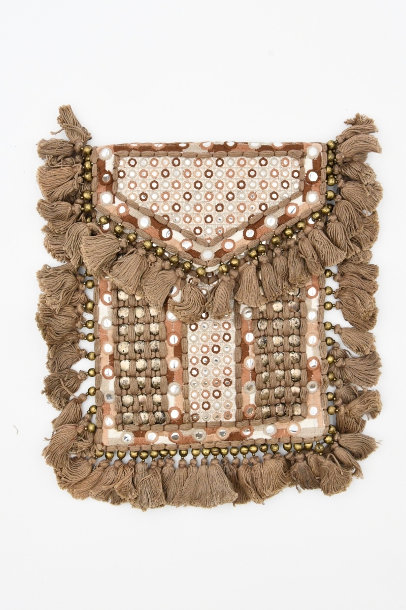 Bolso TASSELS - beige - negro - Miss June Paris - 3