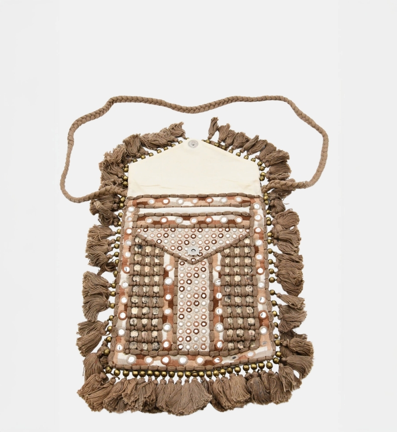 Bolso TASSELS - beige - negro - Miss June Paris - 4