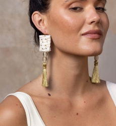 Rococo Drop Earrings – white/gold – refined boho chic – Miss June Paris – 2