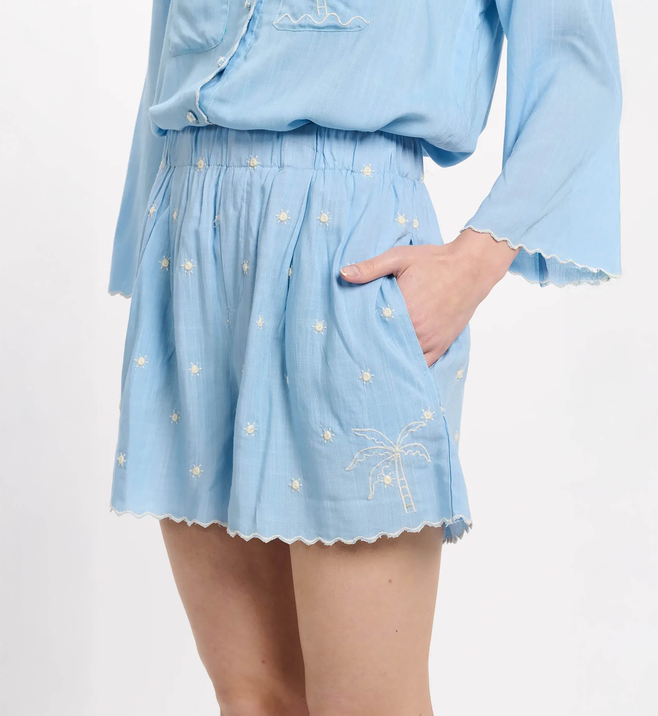 Short Lumi Shorts With Pockets, 100% rayon with embroidery - Miss June Paris - 5