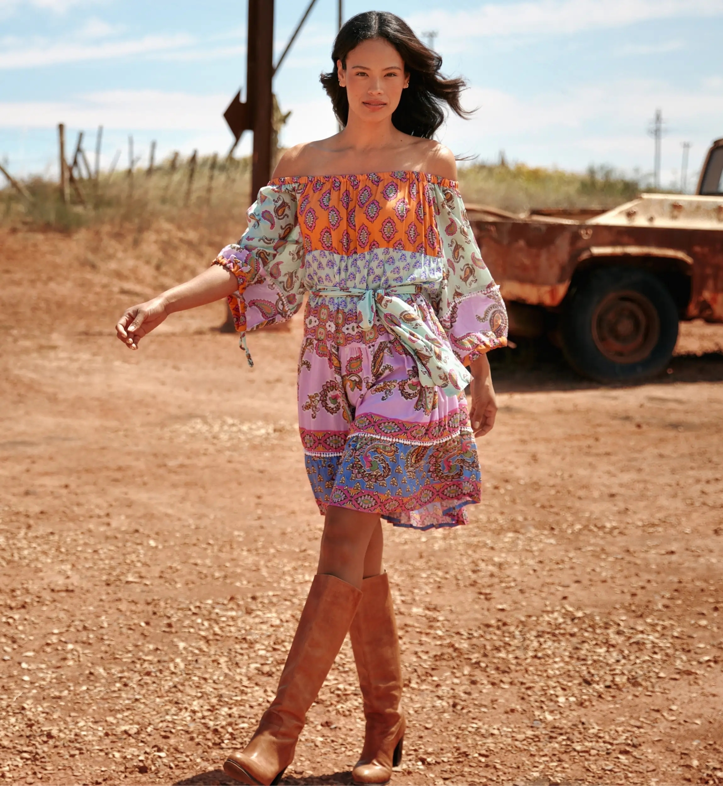 Miss June Paris — Vestido Curto Travie