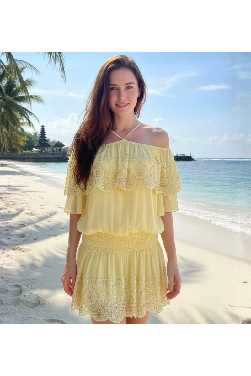 Miss June Paris — Vestido Curto à Beira-Mar