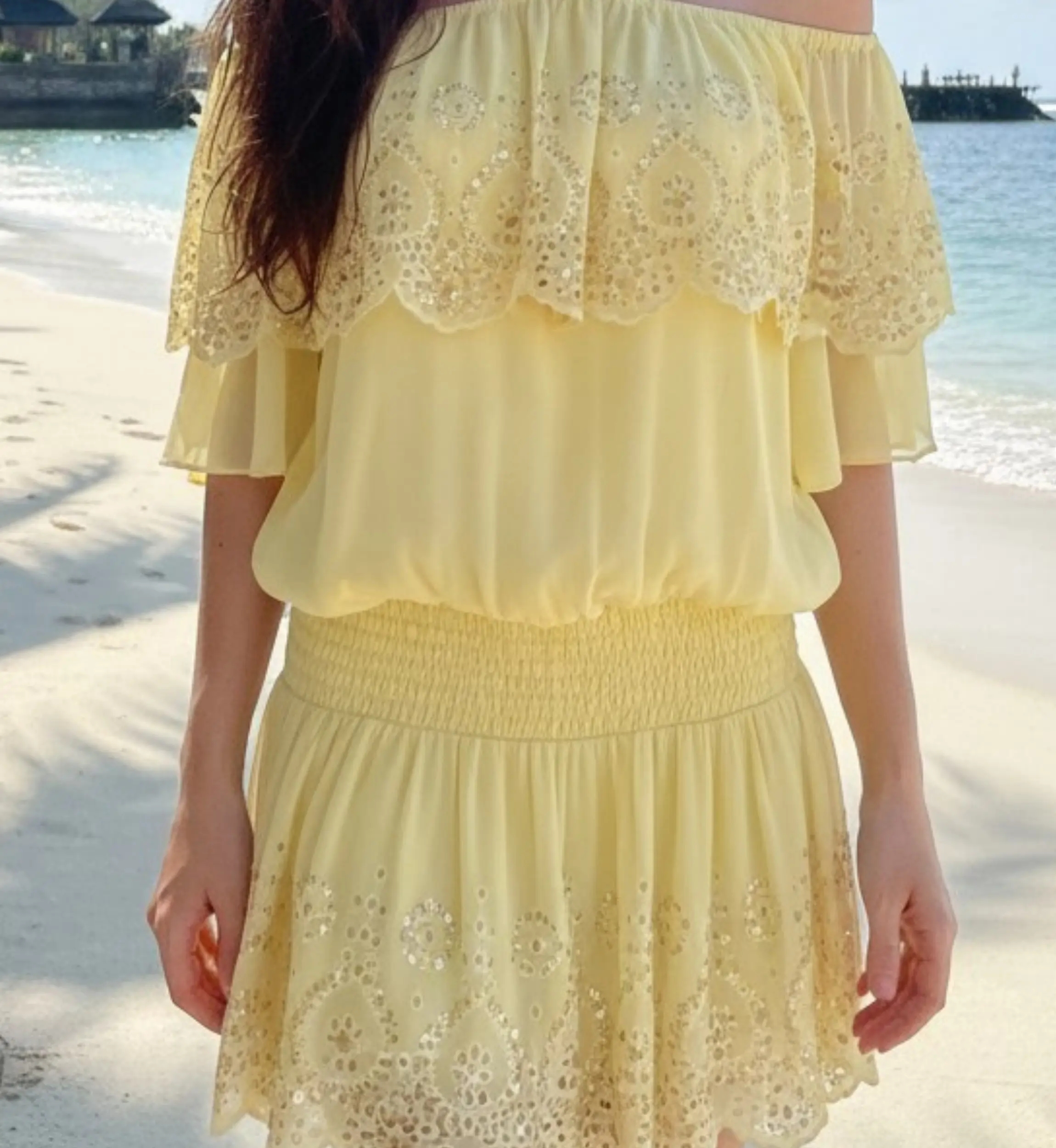 Miss June Paris — Vestido Curto à Beira-Mar