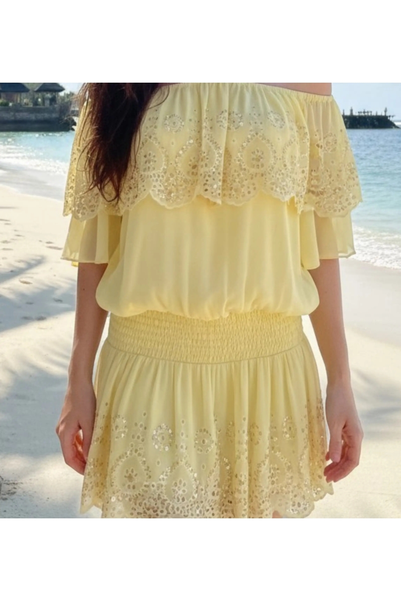 Miss June Paris — Vestido Curto à Beira-Mar