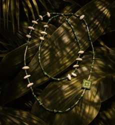 Miss June Paris — Collar Largo Kaia