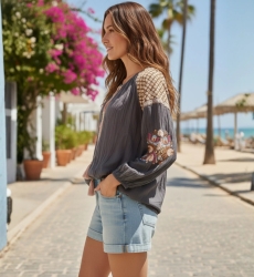 Miss June Paris — Blusa Russla
