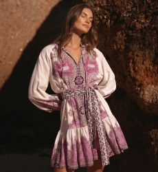 Vestido Curto Isabella Paisley Rosa - Mangas Compridas Boémio Chique | Miss June Paris