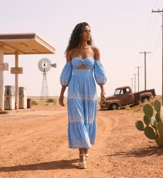 Long Dress Oxane Off-Shoulder in Embroidered Cotton