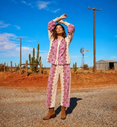Miss June Paris, Camisa Viki