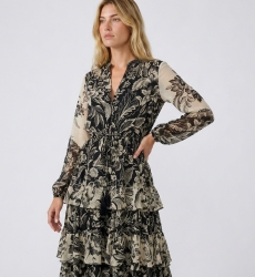 Black beige floral print maxi dress, V-neck, long sleeves, elasticated waist, tiered ruffled skirt, lightweight fabric, three-qu