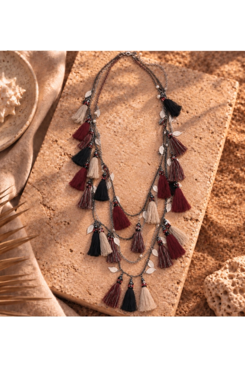 Collar superpuesto Bohemianna con borlas | Miss June Paris