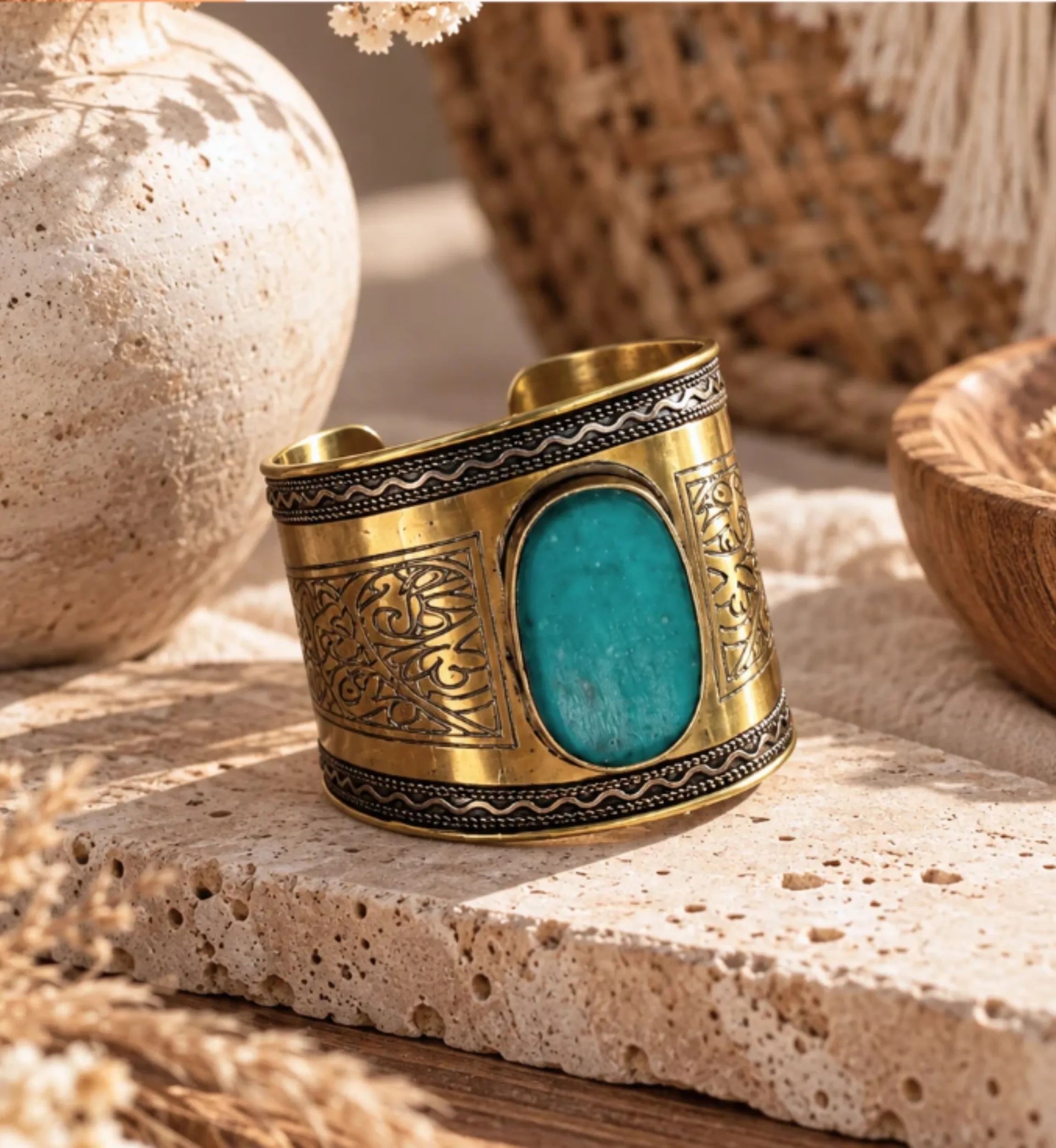 Brazalete Cleops con cabujón ovalado | Miss June Paris