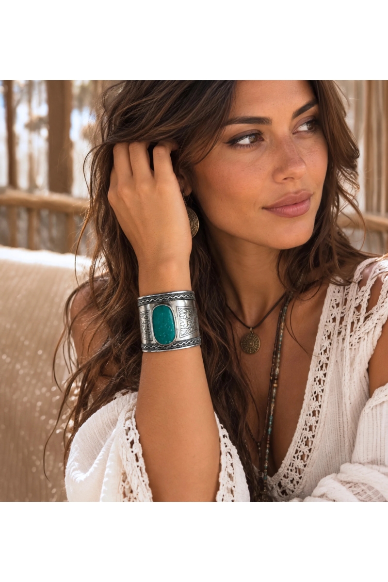 Brazalete Cleops con cabujón ovalado | Miss June Paris