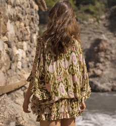 Mini robe FRESH: cor caqui/rosa - peitilho decorado - bordados - manga longa boêmia - Miss June Paris - 5