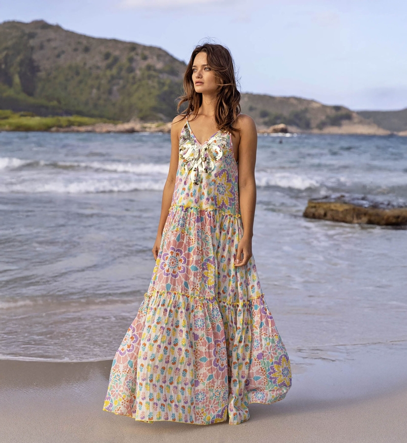 Robe longa INNIKA: cor pastel - peitilho decorado - detalhes florais - alças finas - Miss June Paris - 1