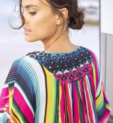 aftán Largo Waves - Rayas de Colores - Pechera Decorada - Mangas Largas - Miss June Paris - 3