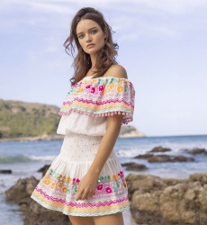 Saia Curta Miki - Branco - Bordado Colorido - Estilo Boho Chic - Tamanho Único XS/M - Miss June Paris - 1