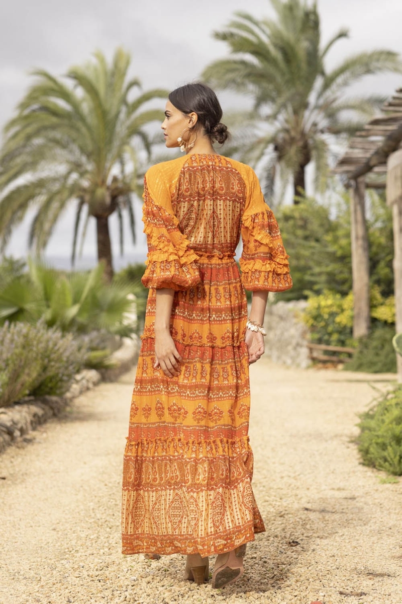 Vestido Longo Safran - Laranja - Detalhes Dourados - Mangas Longas - Decote V - Boho - Miss June Paris - 4