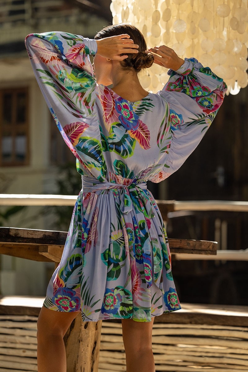 Vestido Corto Falone – violeta pastel – estampado floral – mangas largas – escote en V – Miss June Paris – 4