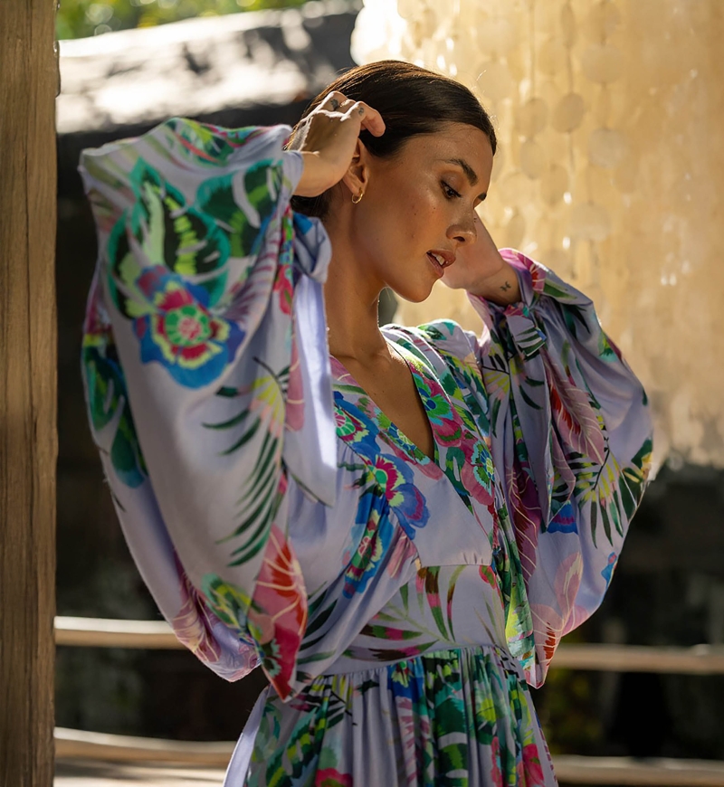 Vestido Curto Falone – lilás pastel – estampa floral – mangas compridas – decote em V – Miss June Paris – 3