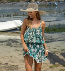 Mini Vestido Lily – verde – estampado floral blanco – con tirantes – estilo bohemio – Miss June Paris – 1