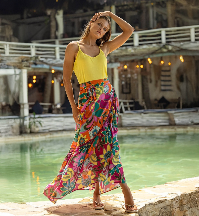 Saia Longa Mimi – multicolorida – estampa floral – assimétrica – estilo boêmio – Miss June Paris – 4