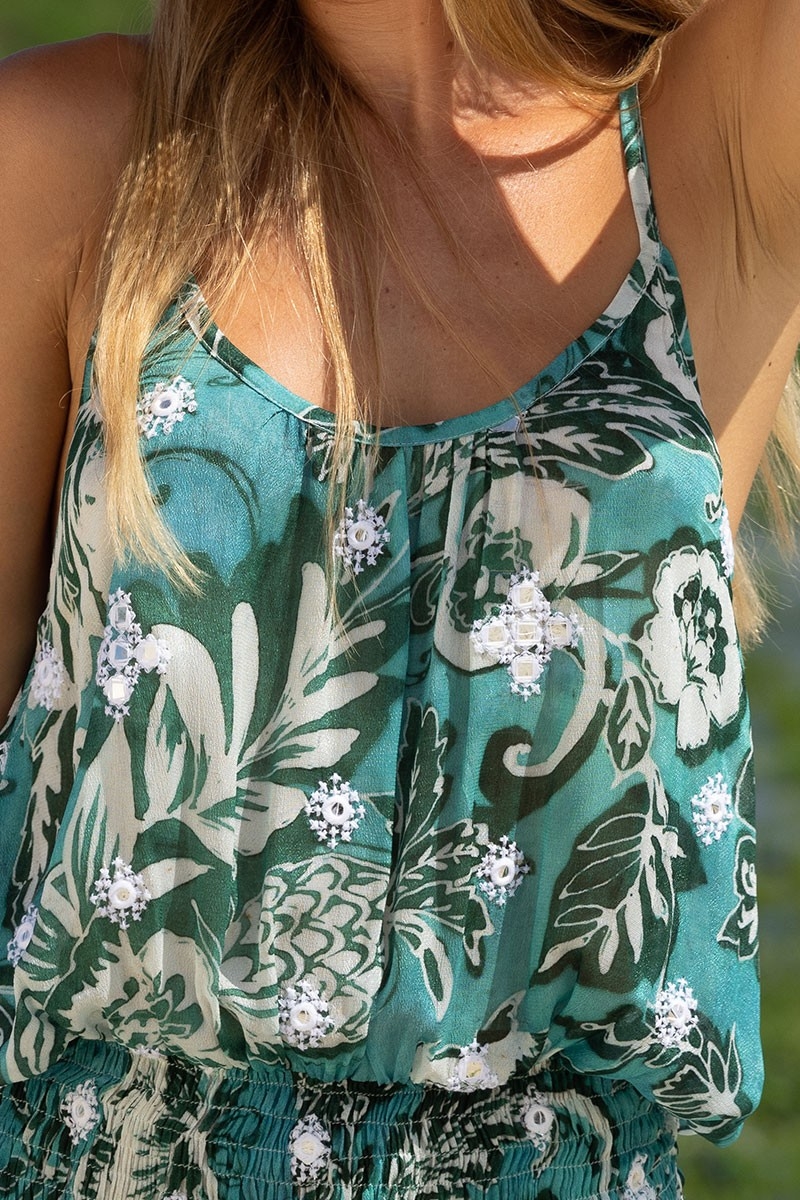 Mini Vestido Lily – verde – estampado floral blanco – con tirantes – estilo bohemio – Miss June Paris – 8