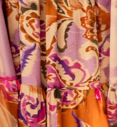 Vestido Longo Tiffany – malva/roxo – estampa boêmia – um ombro descoberto – cinto a condizer – Miss June Paris – 6