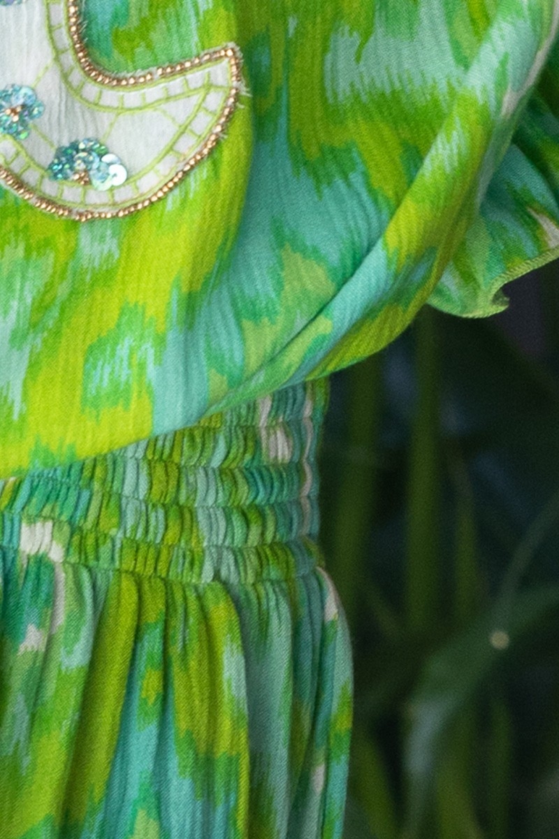 Vestido Mini Mavis - Verde - Mangas Largas - Pechera Decorada - Detalles Dorados - Bohemio - Miss June Paris - 7