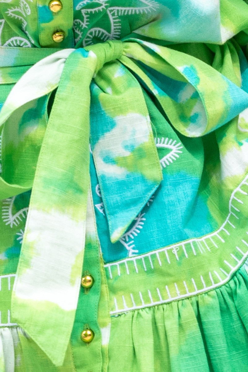 Vestido Corto Victoria – verde/agua – manga corta – estampado tie-dye – cinturón a juego – bohemio – Miss June Paris – 7