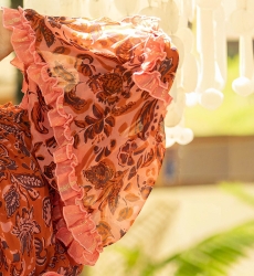 Vestido Curto Melissa - laranja - estampa floral - mangas longas - ombros à mostra - boho - Miss June Paris - 8